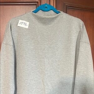 Cynthia Rowley Heather Gray Top Size Medium ❤️❤️